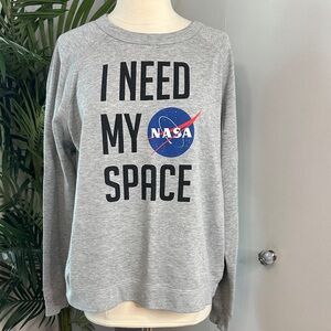 Freeze NASA sweatshirt with funny print I need my space 🤣
Size XL